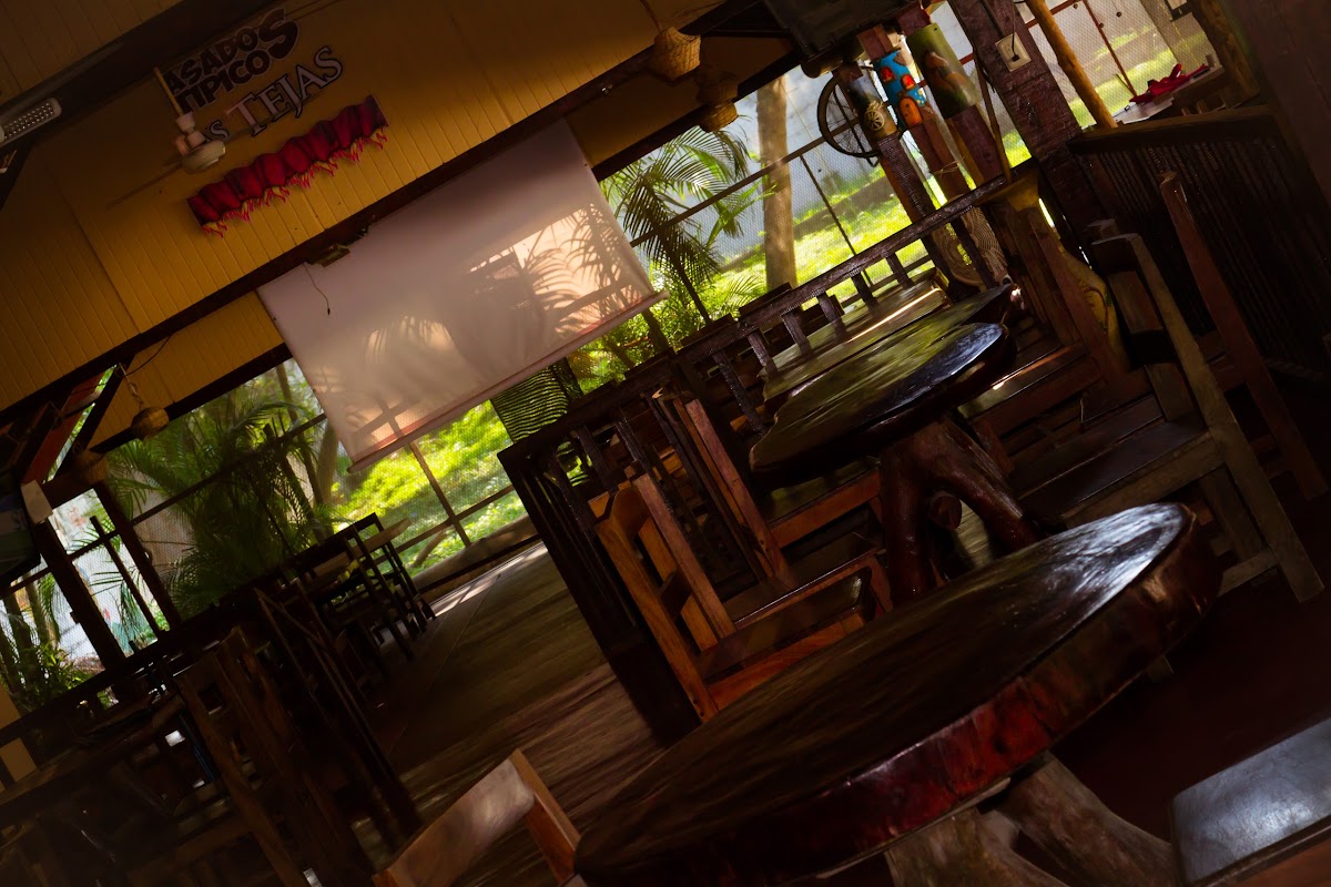 Asados Típicos Las Tejas - Parrilla hondureña