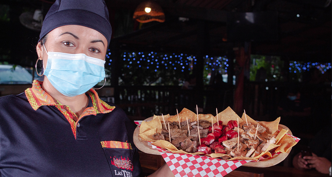 Ambiente del restaurante Asados Típicos Las Tejas